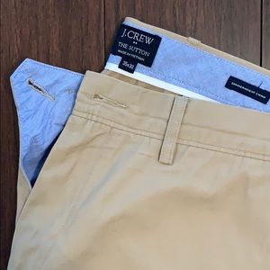 Men’s J. Crew summerweight khaki pants
